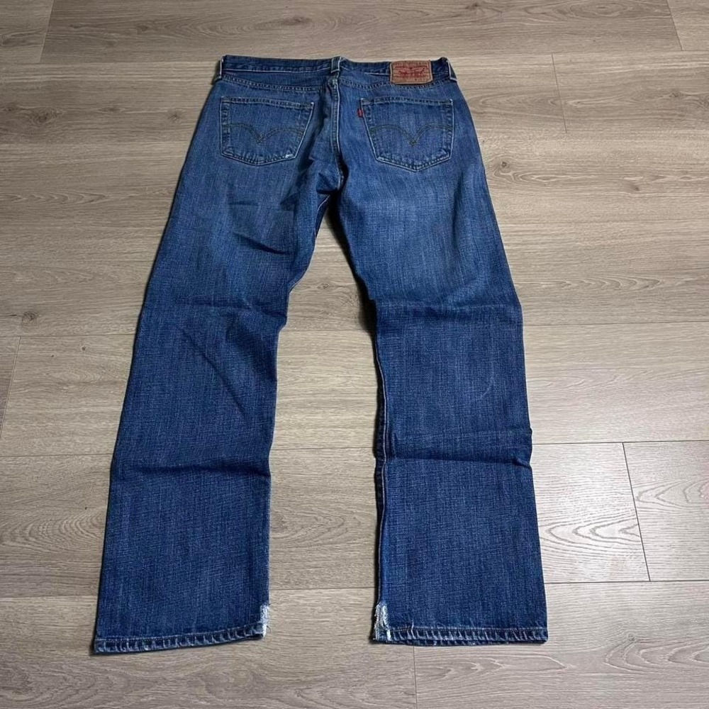 2008 Levi's 501 Straight‎ Leg Button Fly Mid Wash Denim Jeans